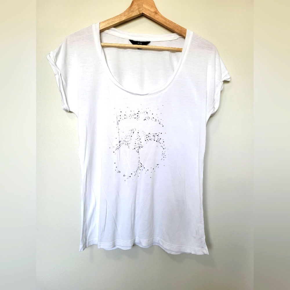 Chemistry top with embedded stones